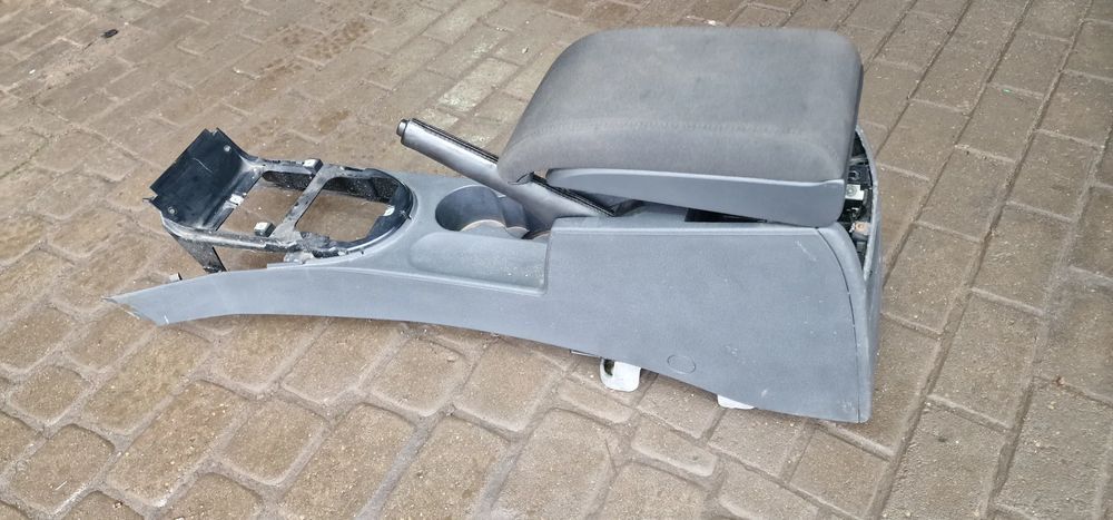 podłokietnik vw touran i