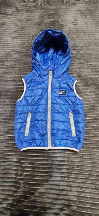 Жилетка стеганная 5-6 лет