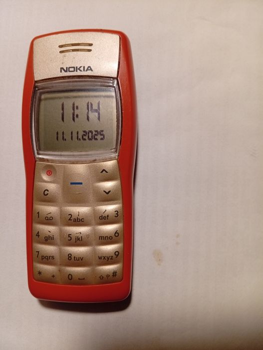 Телефон Nokia 1100