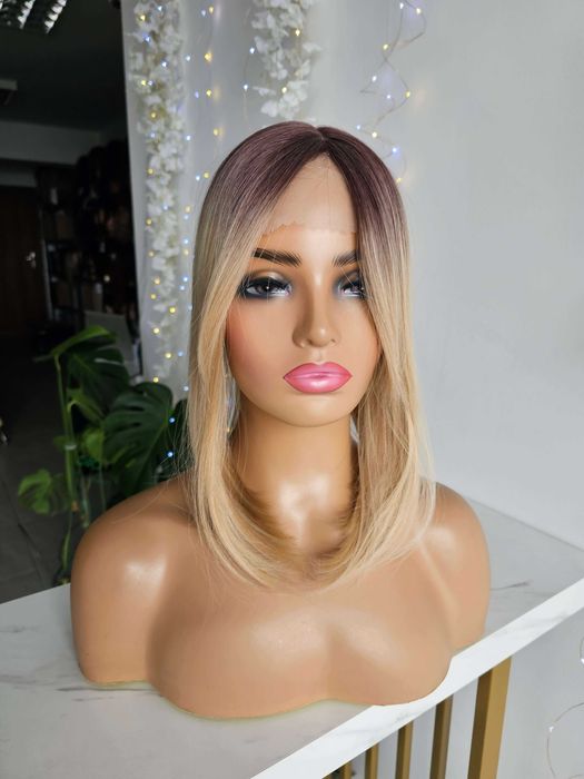 Topper Chloe jasny słoneczny blond z odrostem. Zagęszczenie fryzury