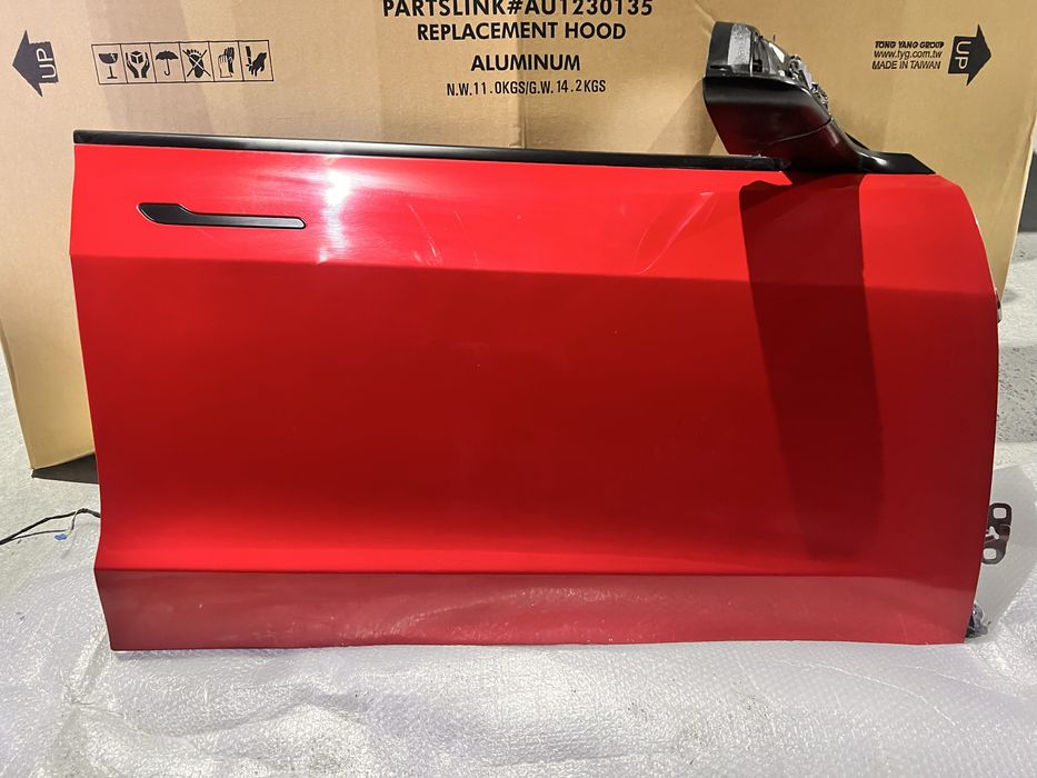 праві двері Tesla Model 3