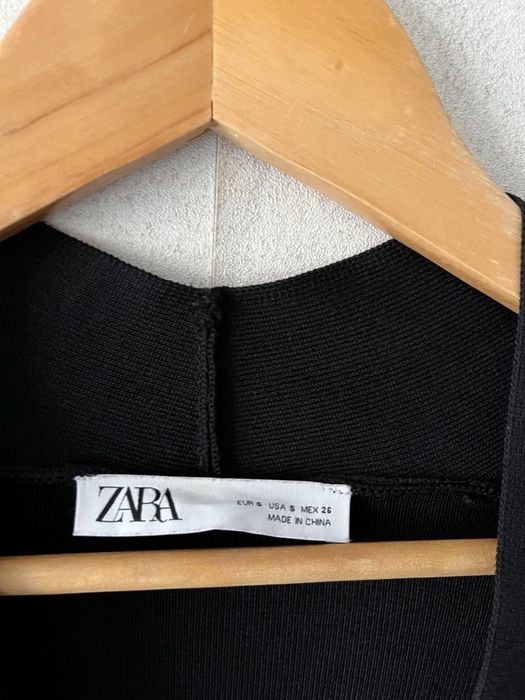 Елегантне чорне плаття zara