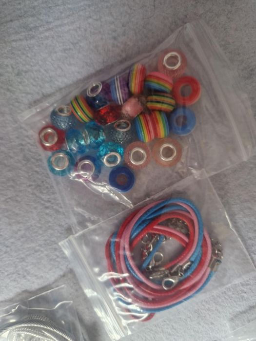 Zestaw do robienia bransoletek koraliki charms