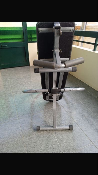 Máquina para fazer exercicios ( abdominais )