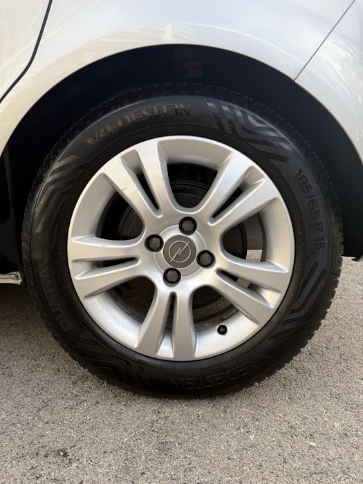 2013 • 168 mil km • 02 Donos • 1.3 Gasóleo ECOFLEX • 95 cv • GPS