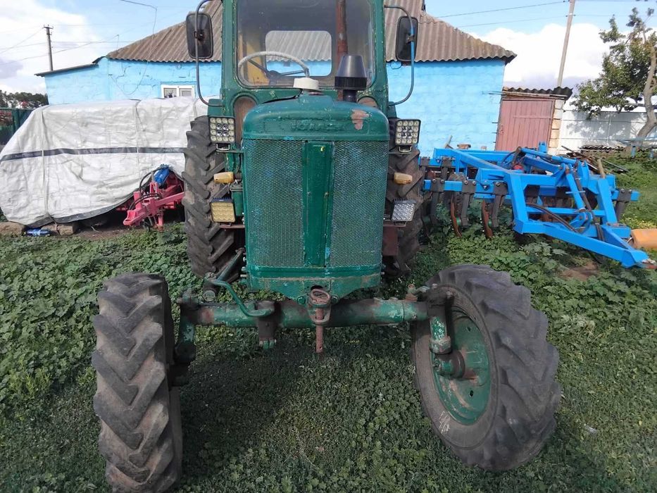 Продам трактор ЮМЗ- 6