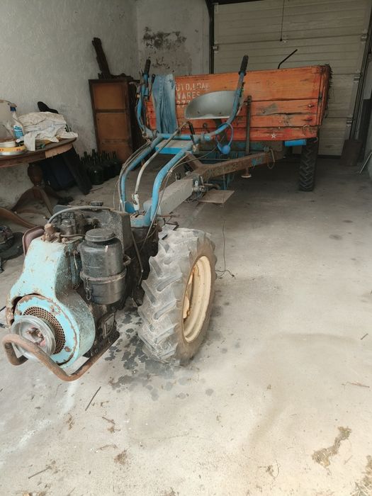 Motocultivador Nibbi , reboque com tracção