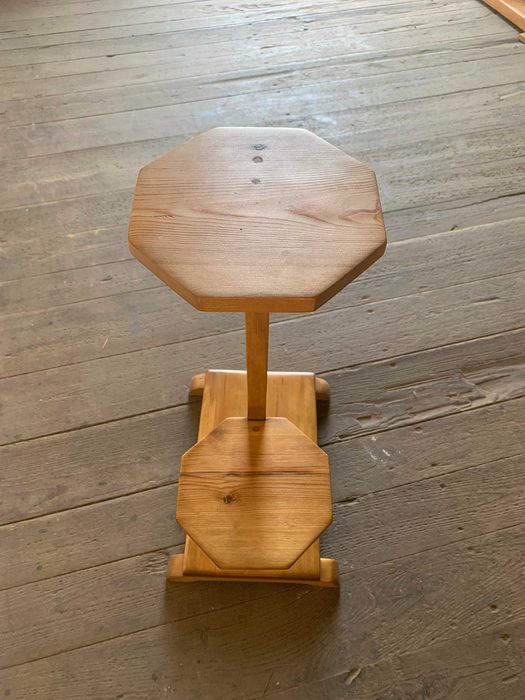 Kwietnik wykonany z drewna