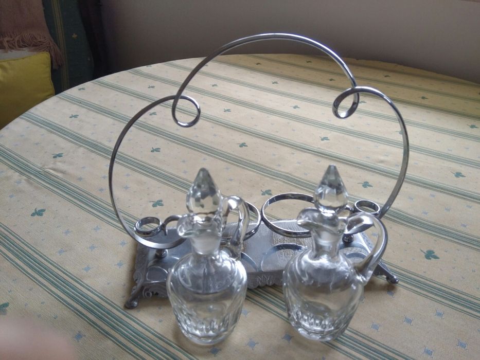 Galheteiro em meio cristal