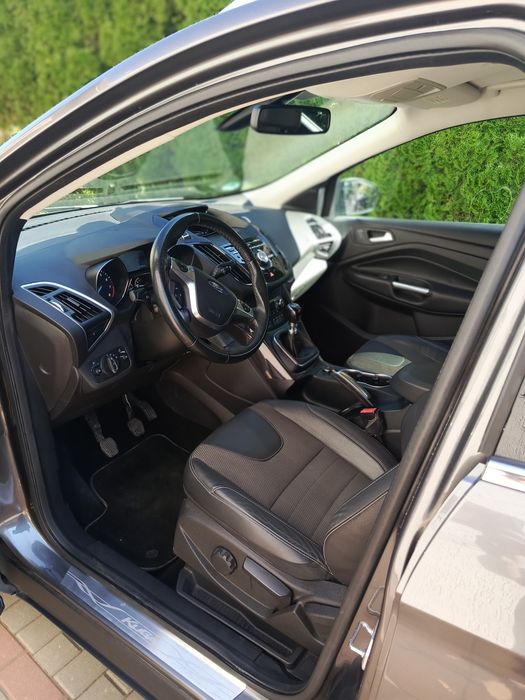Ford Kuga 1.6 benzyna, 150km,hak,142000 brzebieg