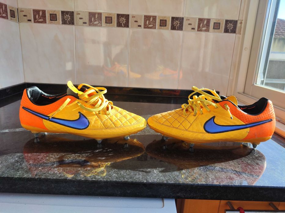 Chuteira Nike Tiempo
