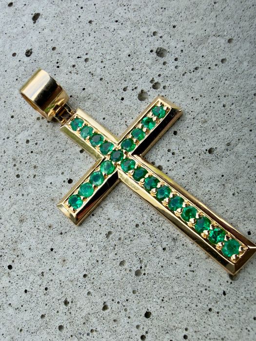 Krzyż z zambijskimi szmaragdami 0,48ct ! P.610