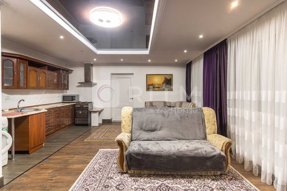 Оренда стильного напівособняка в самому центрі міста