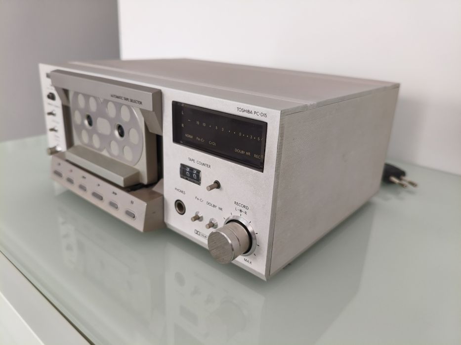 Magnetofon Toshiba Aurex PC-D15