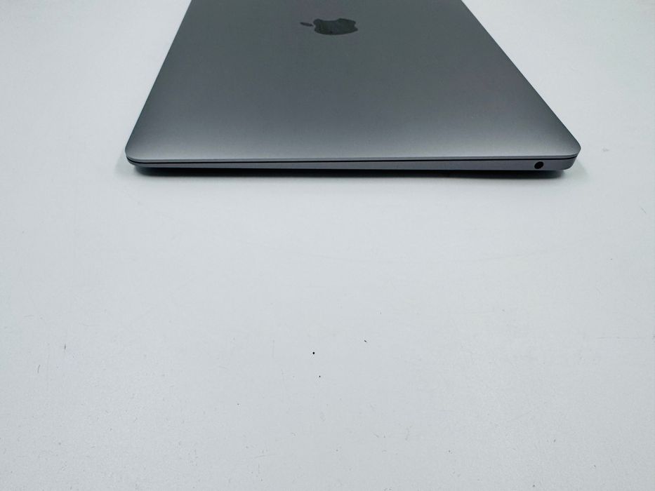 99% акумулятора Apple MacBook Air 13 2020 M1 16GB RAM 256GB SSD Space Gray IL7663
