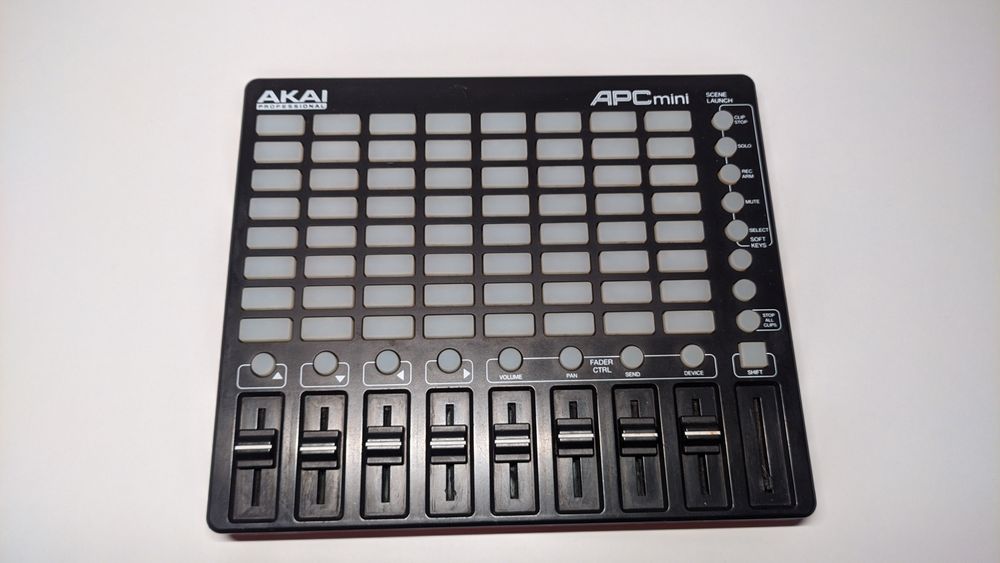 AKAI APC MINI - MIDI контроллер для Abletone