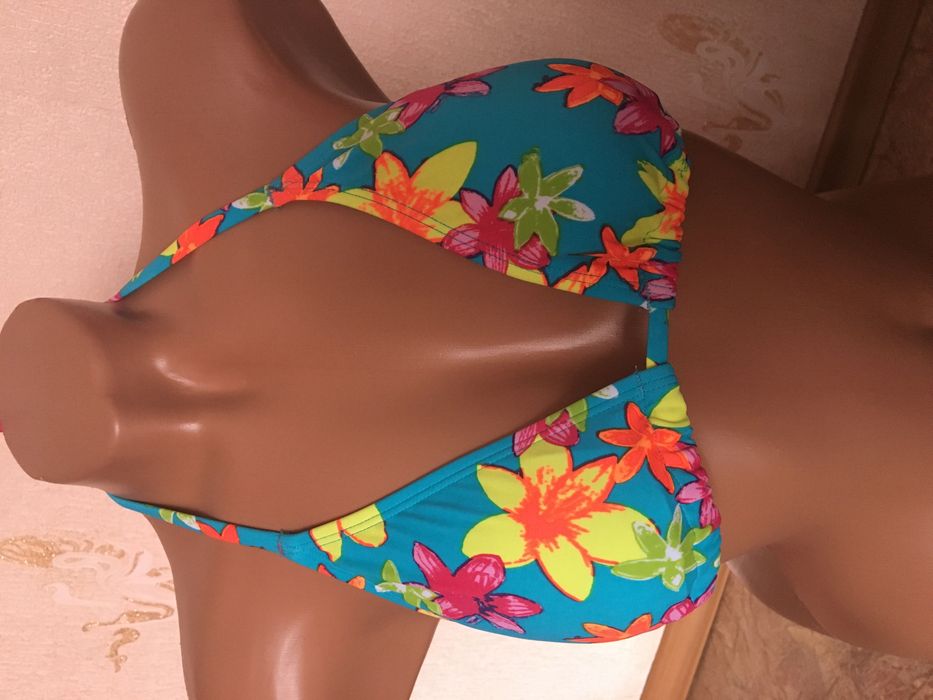 Купальник.Бюст,плавки.