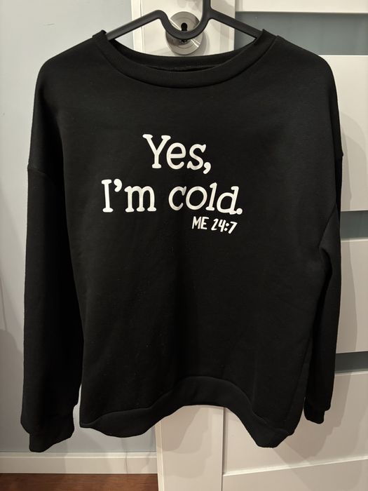 Czarna bluza zimowa