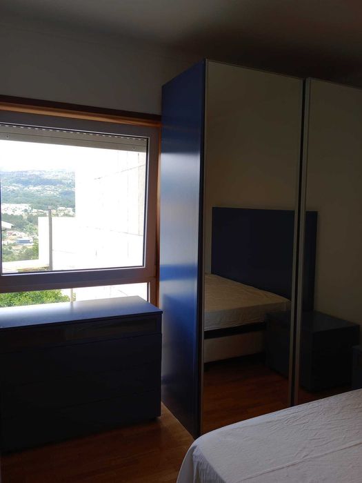 Conjunto de quarto cómoda, roupeiro, cabeceira e mesinhas de cabeceira
