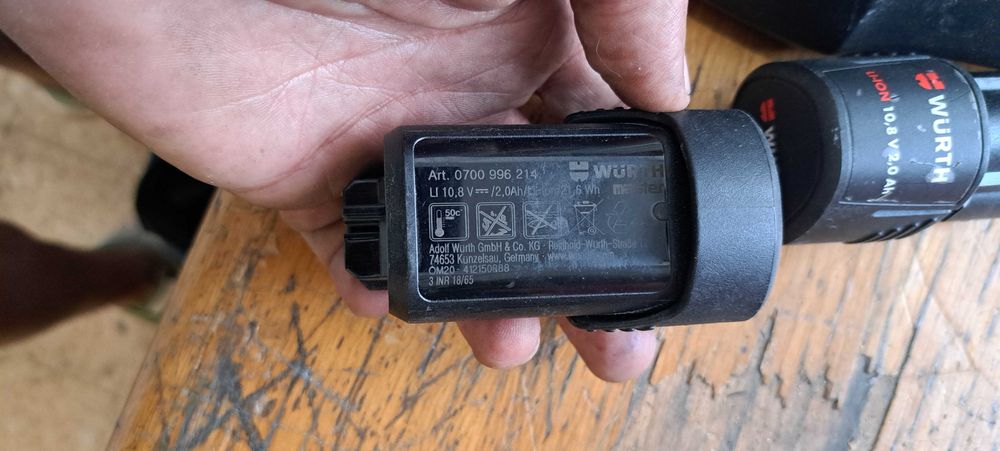 Carregador Wurth AL30-Li e 2 Baterias Li 10.8V / 2.0Ah