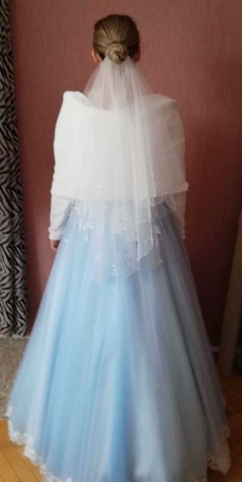 Sprzedam biało-błękitną suknię ślubną
