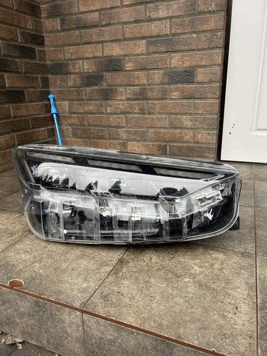 Фари Ford mach e 2024 select без блоків.