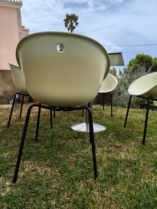 Mobiliário Pedrali | 40 cadeiras Gliss 900 + 19 mesas Dream