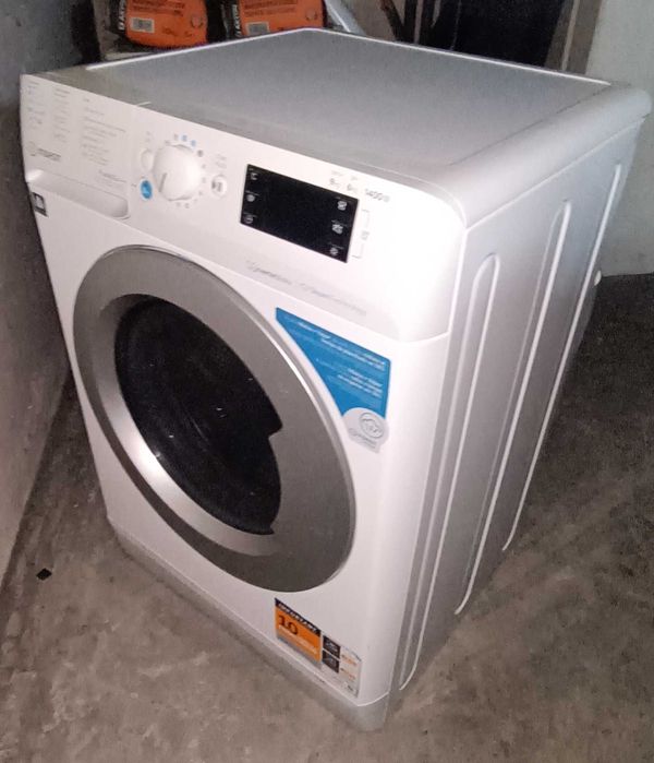 Máquina Lavar e Secar Indesit Push & Go 9kg