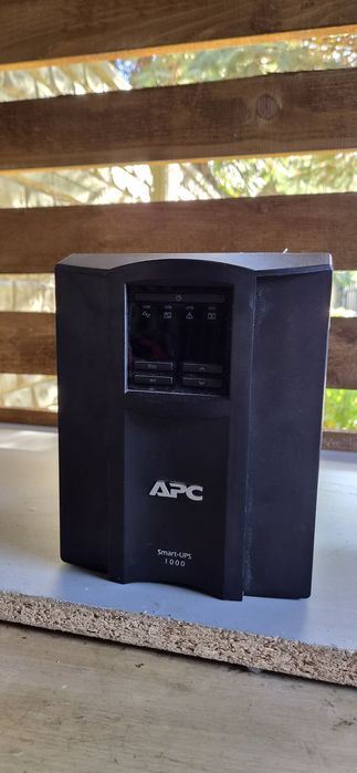 UPS APC Smart-UPS 1000 SMT1000IC | Bez baterii
