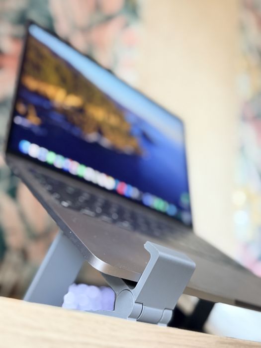 Suporte de Notebook — Leve, Prático e Portátil