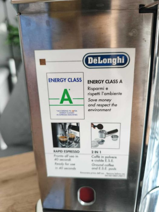 Ekspres ciśnieniowy do kawy  DeLonghi EC850