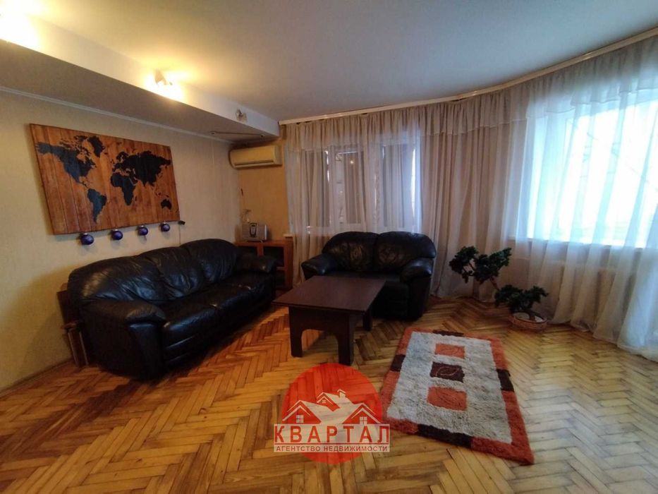 Продается 2-х комн. студия, р-н пл. Запорожская, недалеко от проспекта