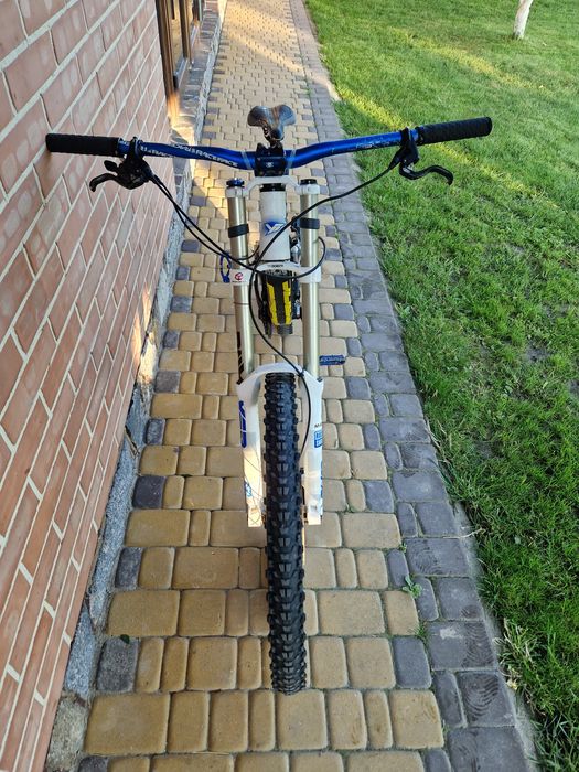 Читайте опис !!! Yt tues 1.0 2012 року