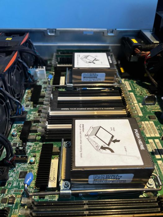 Serwer Lenovo x3650 M4 , 2x Intel Xeon E5-2620v2 , 32Gb RAM , 2x Zasilacz , 2x QLogicFC