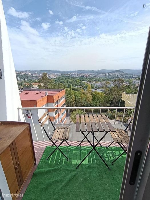 Estúdio - localizado em Alta de Santa Clara Coimbra