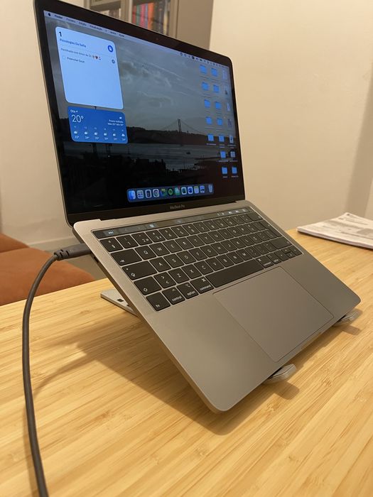 MacBook Pro 2019 - Touch Bar | i5 | 8GB RAM | 128GB SSD