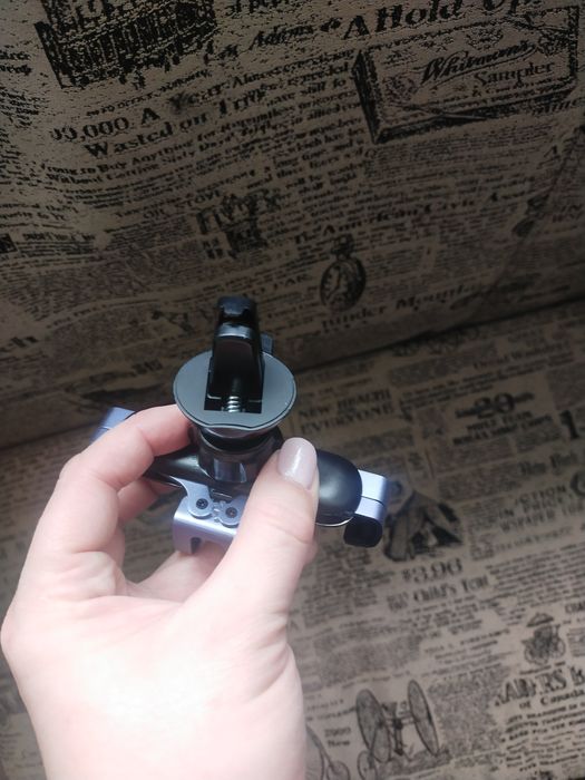 Тримач для телефону в магину