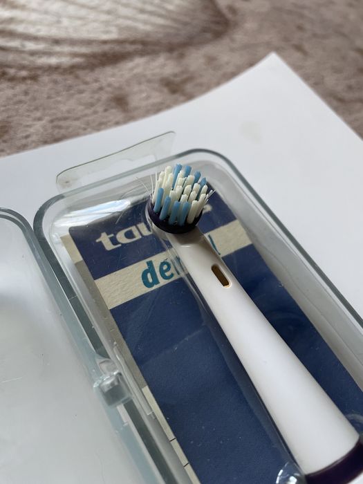 Электрическая зубная щетка Taurus на батарейках