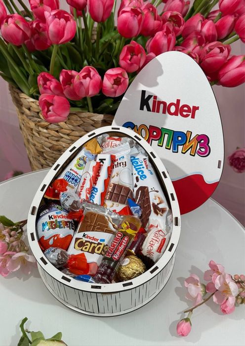 Ідеальний подарунок до 8 березня. Солодкий бокс з Kinder та Raffaello