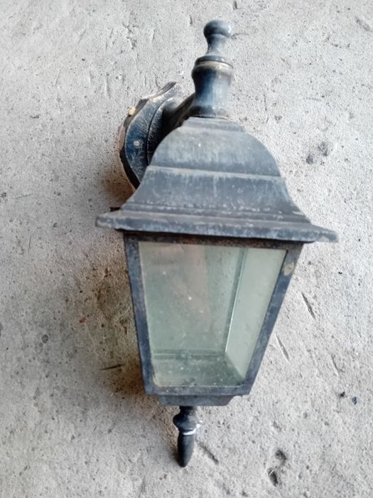 Lampa nad drzwi wejsciowe