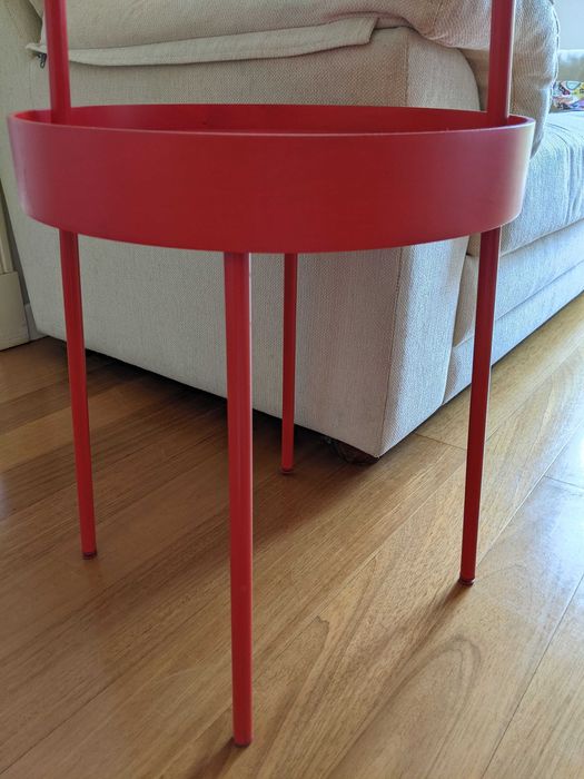 Mesa de apoio [vermelha]