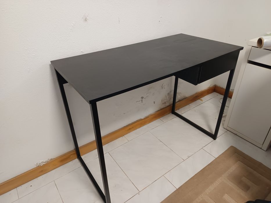 Secretaria com gaveta preta