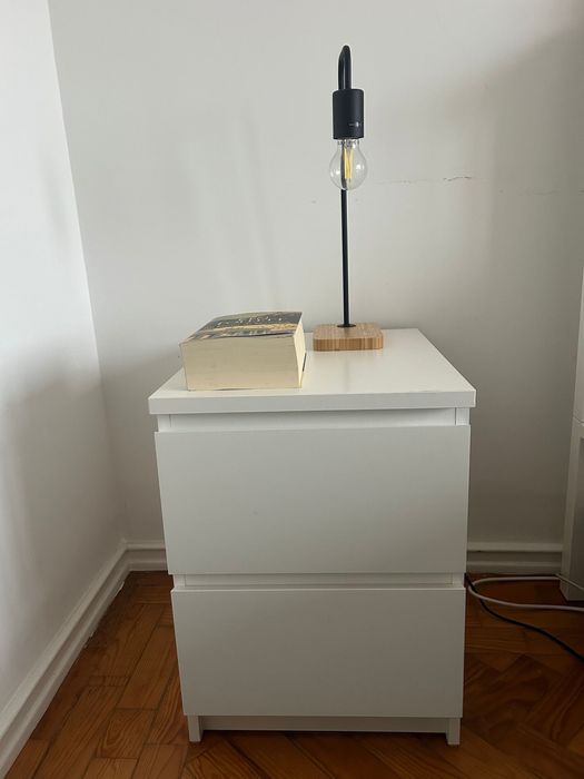 Mesinha de cabeceira linda - IKEA