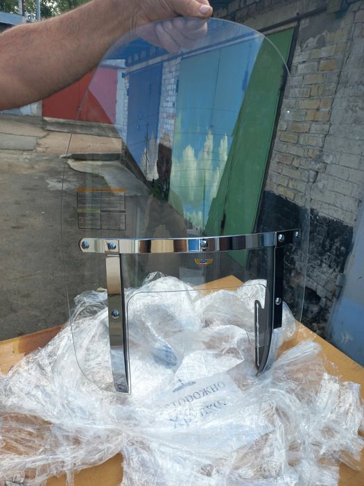 Ветровое стекло на мотоцикл Harley новые ни разу не использовалась