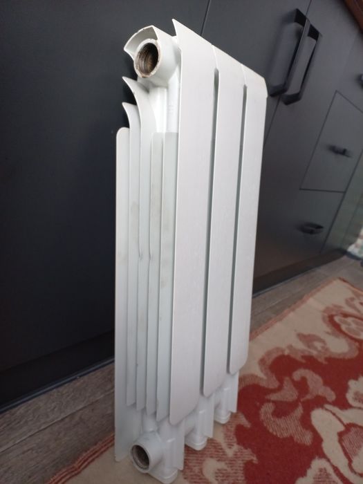 Продам три секції радіатора