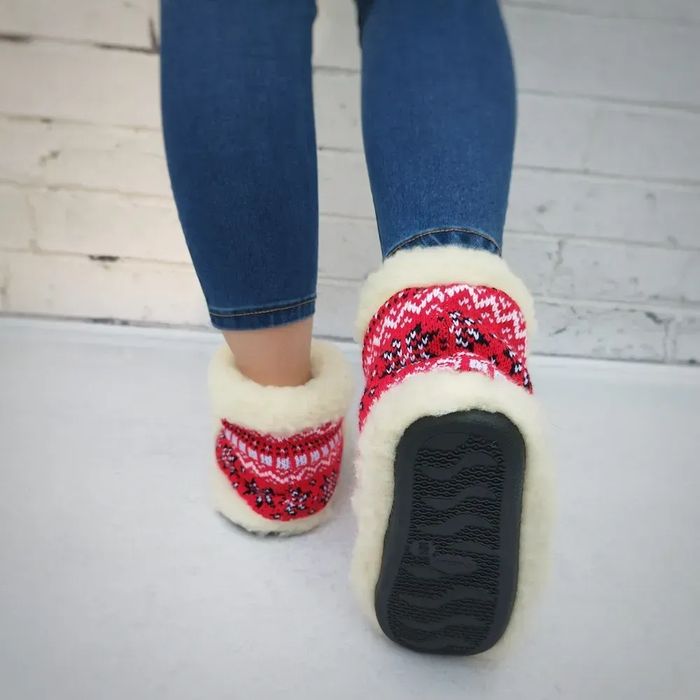 Чуни с натуральной овчины. Новые.