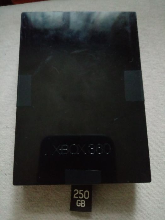 Dysk  twardy do Xboxa 360 plus 2 gry alien isolatiin x men 2
