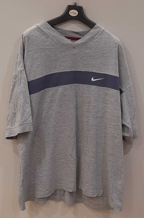 Szara koszulka Nike