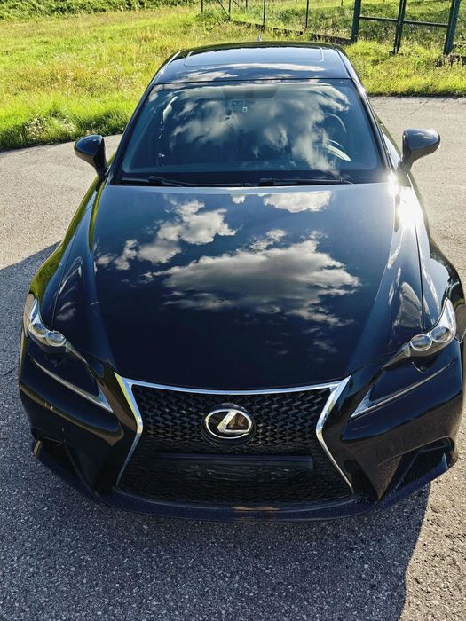 Lexus IS