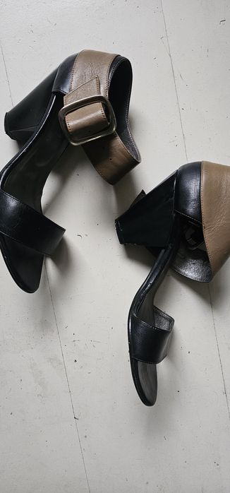 Sandałki na słupku